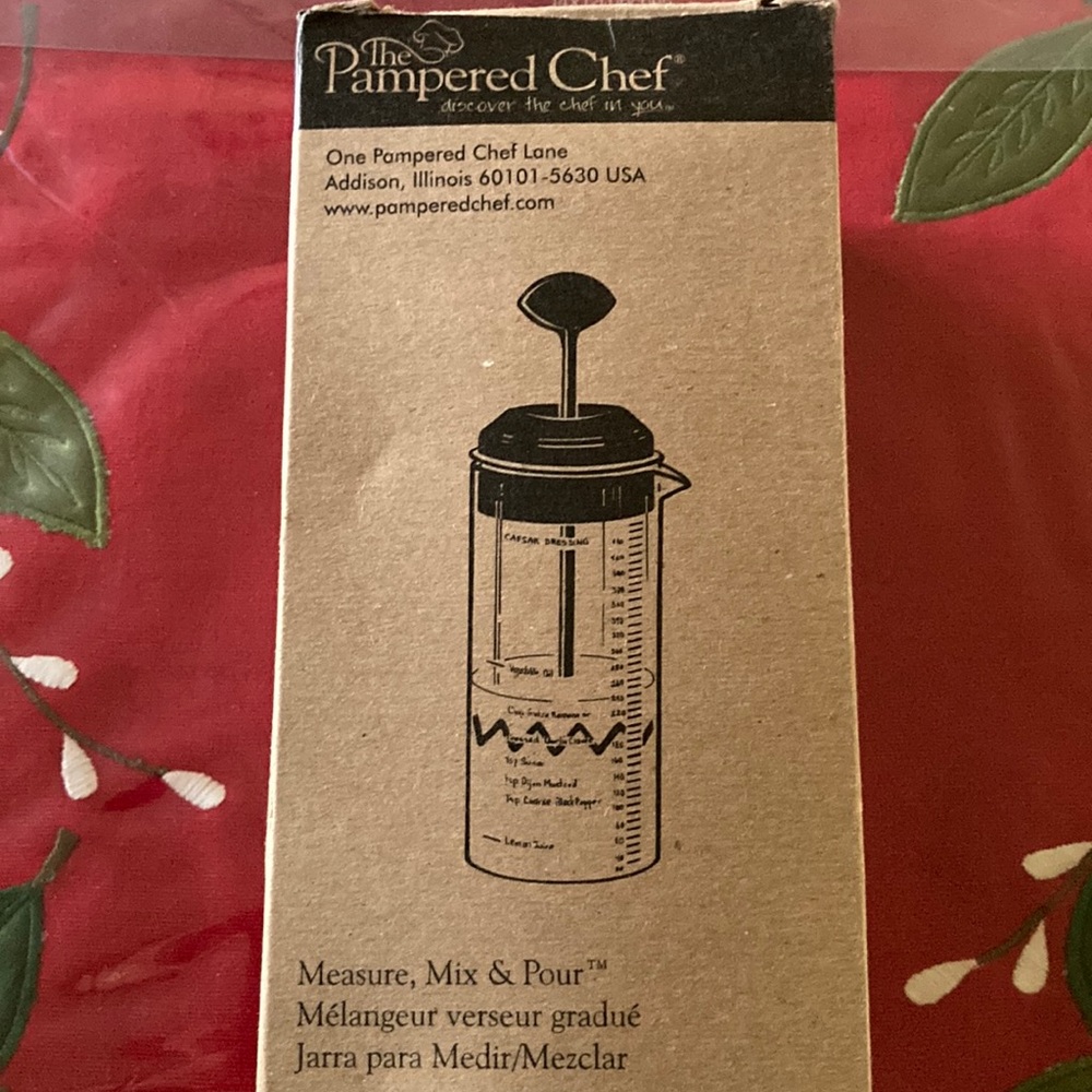 The Pampered Chef Measure, Mix, & Pour